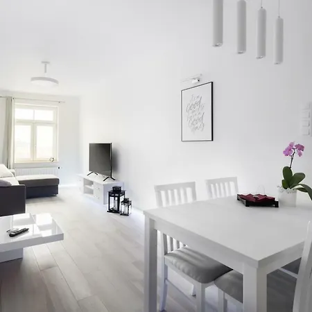 Akuratny Apartment *